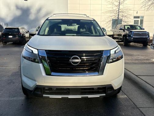 2024 Nissan Pathfinder SL 4WD