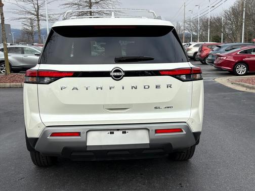 2024 Nissan Pathfinder SL 4WD
