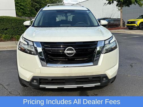 Pearl White Tricoat 2024 Nissan Pathfinder SL 4WD
