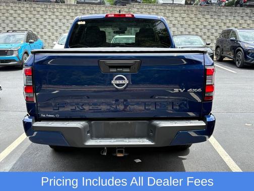 Deep Blue Pearl 2022 Nissan Frontier SV