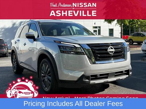 Brilliant Silver Metallic 2024 Nissan Pathfinder SL 4WD