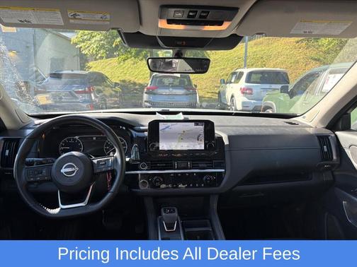 Brilliant Silver Metallic 2024 Nissan Pathfinder SL 4WD
