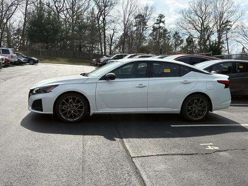 2023 Nissan Altima SR VC-Turbo FWD