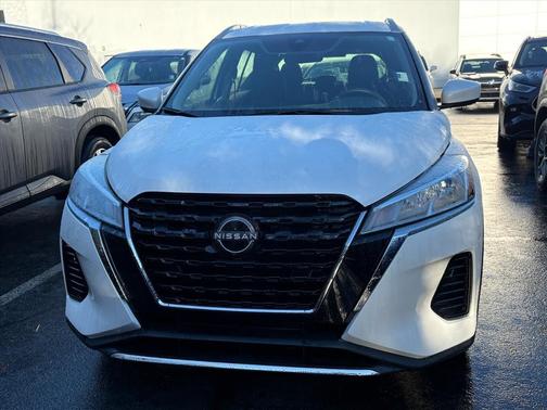 2022 Nissan Kicks SV