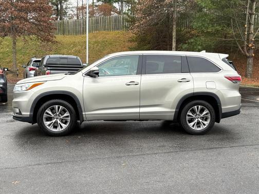 2016 Toyota Highlander LE Plus