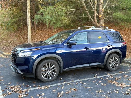 2022 Nissan Pathfinder SL 4WD