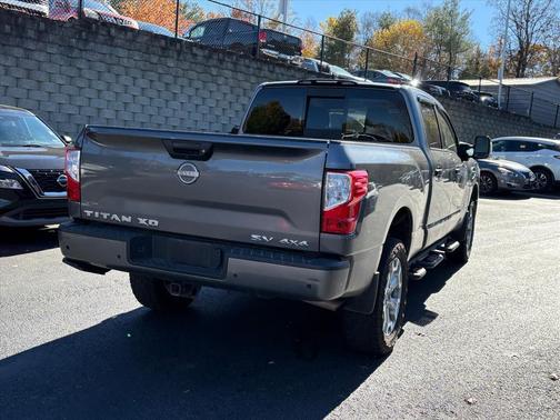 2024 Nissan Titan XD SV