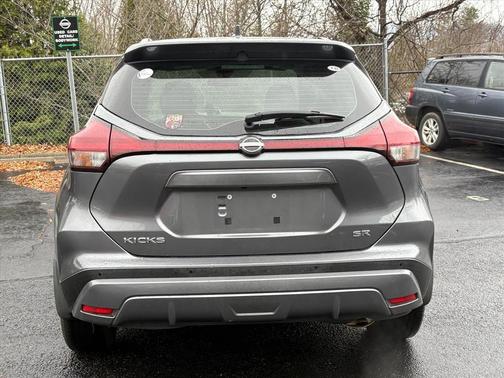 2023 Nissan Kicks SR