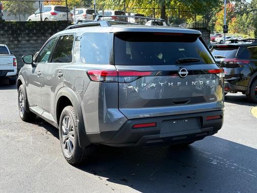 2025 Nissan Pathfinder SV 4WD