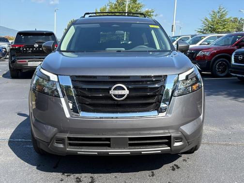 2025 Nissan Pathfinder SV 4WD