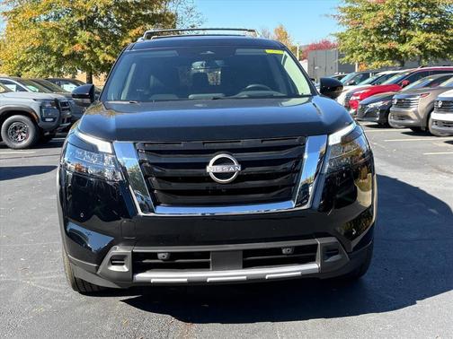 2025 Nissan Pathfinder Platinum 4WD