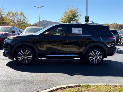 2025 Nissan Pathfinder Platinum 4WD