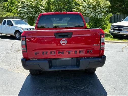 2022 Nissan Frontier S