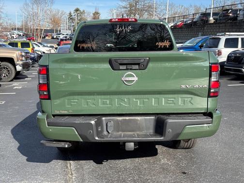 2022 Nissan Frontier SV