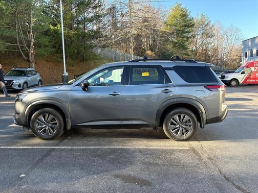 2022 Nissan Pathfinder SV 4WD