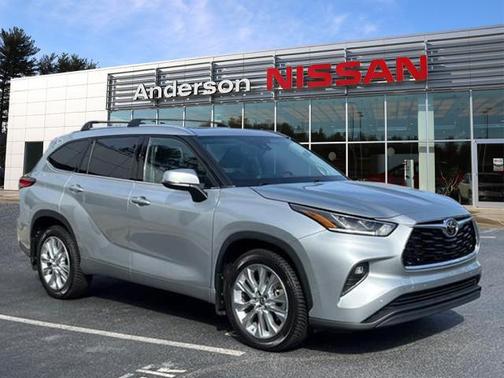 Celestial Silver Metallic 2022 Toyota Highlander Limited