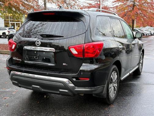 2019 Nissan Pathfinder SL