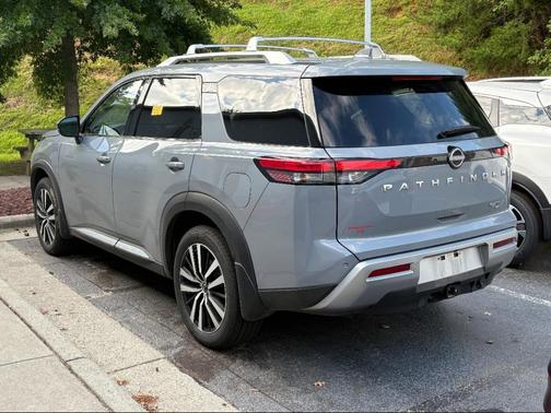 2024 Nissan Pathfinder Platinum 4WD