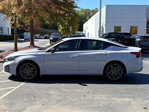 2024 Nissan Altima SR VC-Turbo FWD