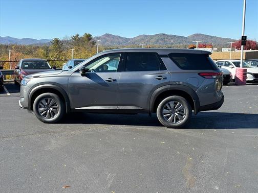 2025 Nissan Pathfinder S 4WD