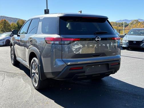 2025 Nissan Pathfinder S 4WD