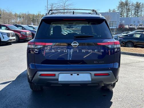 2026 Nissan Pathfinder SL