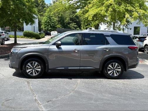 2024 Nissan Pathfinder SL 4WD