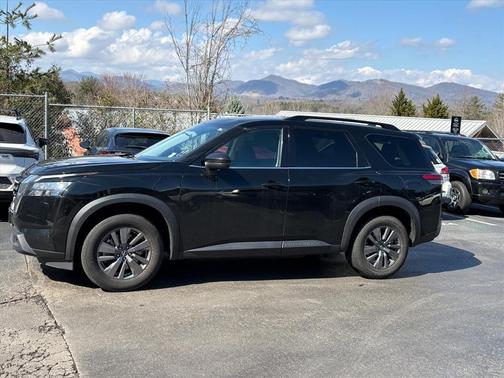 2024 Nissan Pathfinder SV 4WD