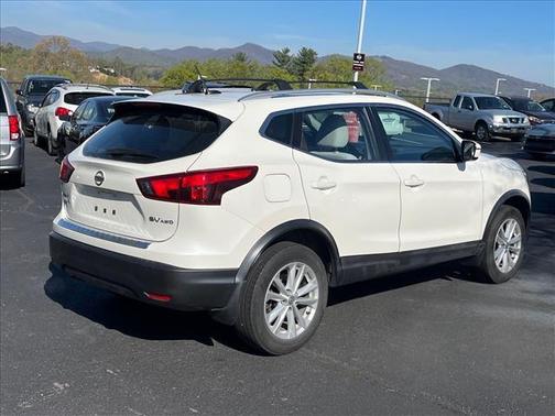 2018 Nissan Rogue Sport SV