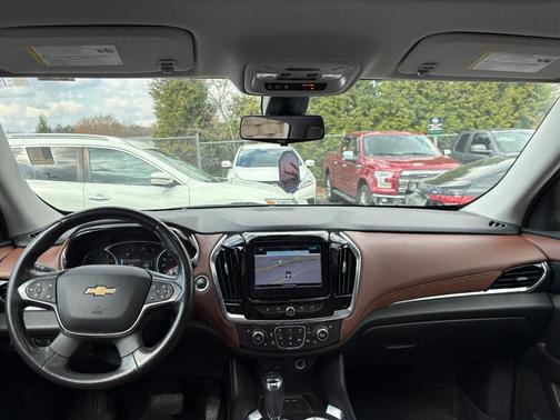 Iridescent Pearl Tricoat 2018 Chevrolet Traverse High Country