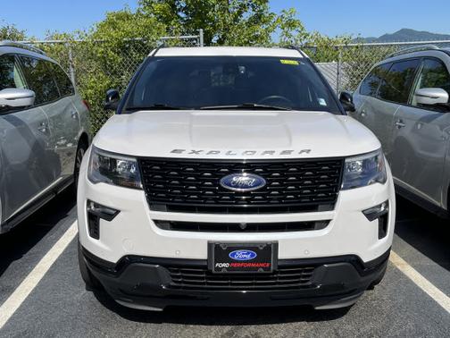 Photo 3 of 13 of 2019 Ford Explorer sport