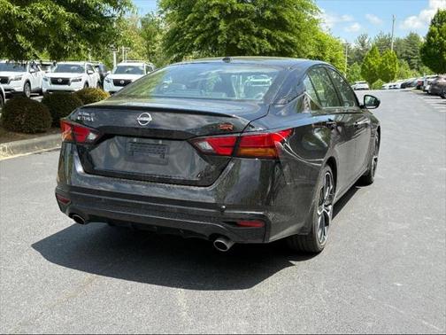 2024 Nissan Altima SR FWD