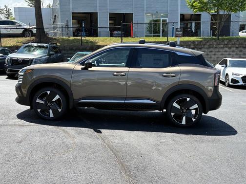 Canyon Bronze Metallic 2026 Nissan Kicks SR