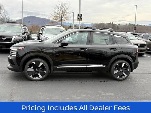 Super Black 2026 Nissan Kicks SR