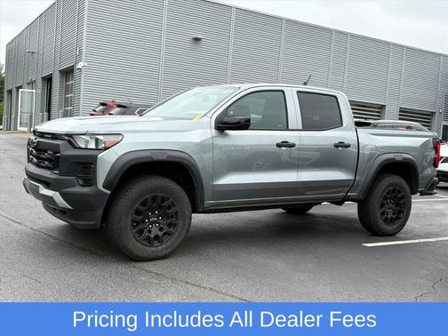Sterling Gray Metallic 2024 Chevrolet Colorado Trail Boss