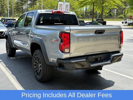 Sterling Gray Metallic 2024 Chevrolet Colorado Trail Boss