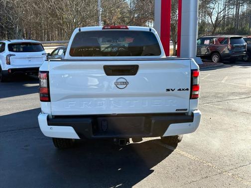 2023 Nissan Frontier SV