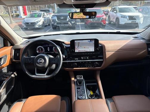 2025 Nissan Pathfinder Platinum 4WD