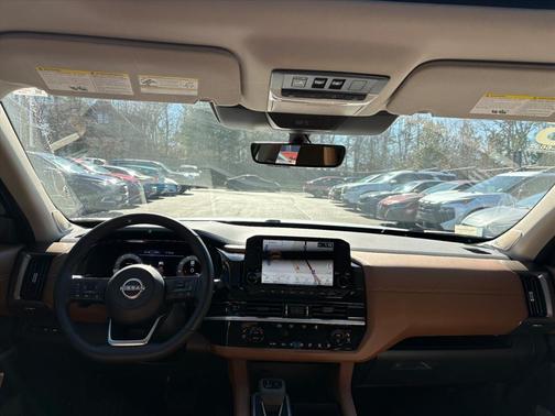 2025 Nissan Pathfinder Platinum 4WD