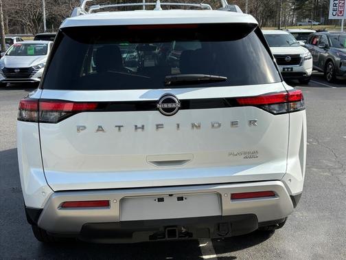 2025 Nissan Pathfinder Platinum 4WD