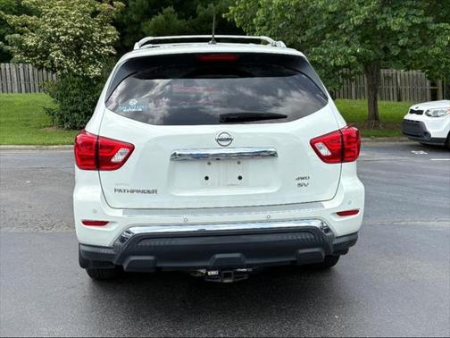 2018 Nissan Pathfinder SV