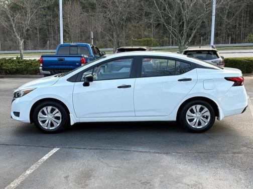 Fresh Powder 2025 Nissan Versa 1.6 S