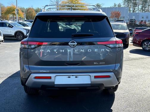 2025 Nissan Pathfinder SL 4WD