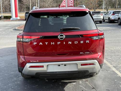 2025 Nissan Pathfinder SL 4WD