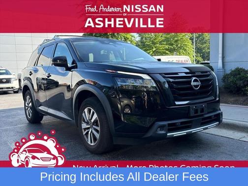Super Black 2023 Nissan Pathfinder SL 4WD