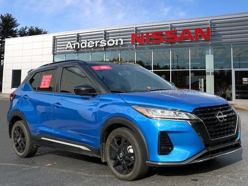 2024 Nissan Kicks SR