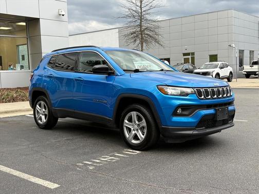 Hydro Blue Pearlcoat 2024 Jeep Compass Latitude