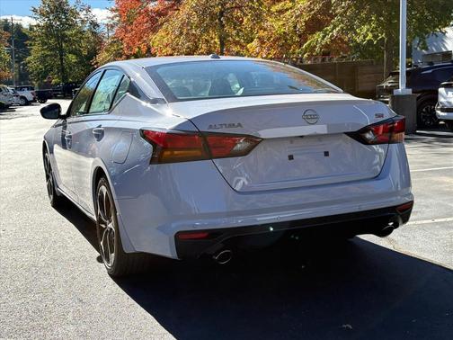 2025 Nissan Altima SR FWD