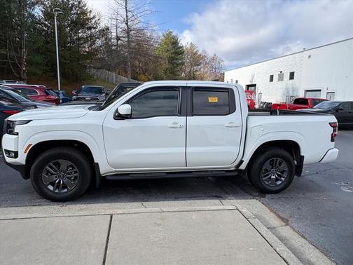 2025 Nissan Frontier SV