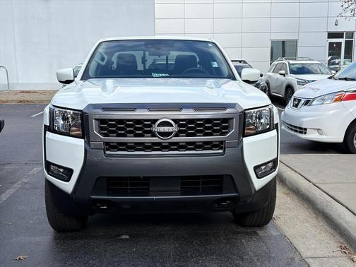 2025 Nissan Frontier SV